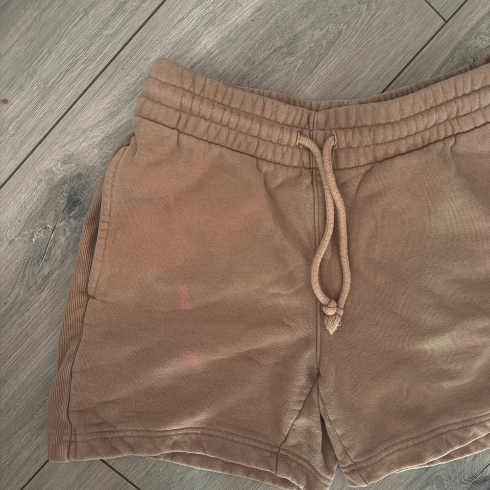 Aritzia TNA Sweat Shorts Beige - Picture 2 of 3